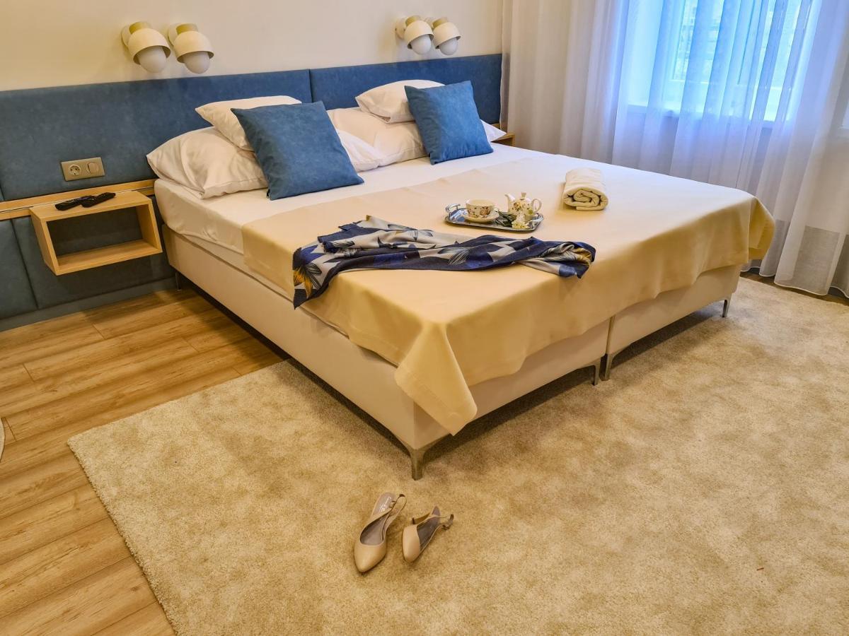 Ditlin Apartmanok Papa Exterior photo